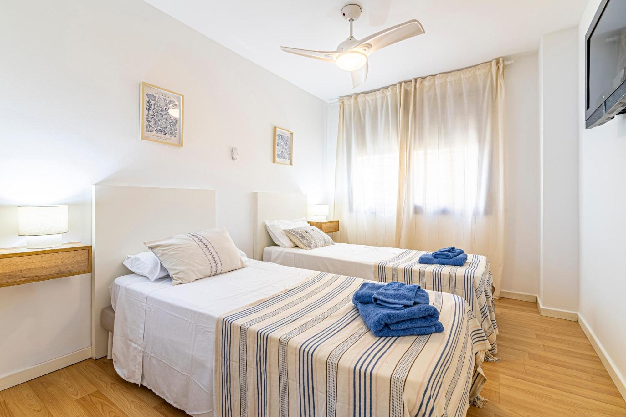 Solis Mare Apartments - Pedregalejo Beach Малага Экстерьер фото